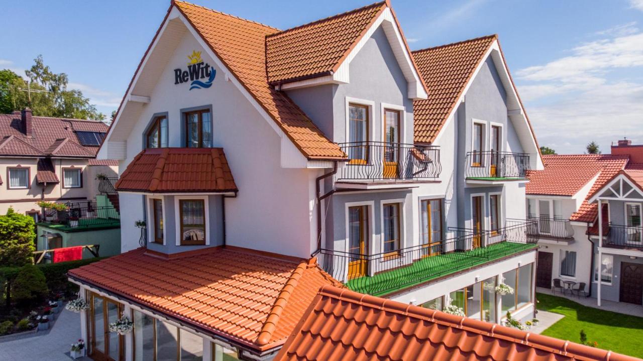 Rewit Dom Goscinny Z Podgrzewanym Basenem Rewal Buitenkant foto